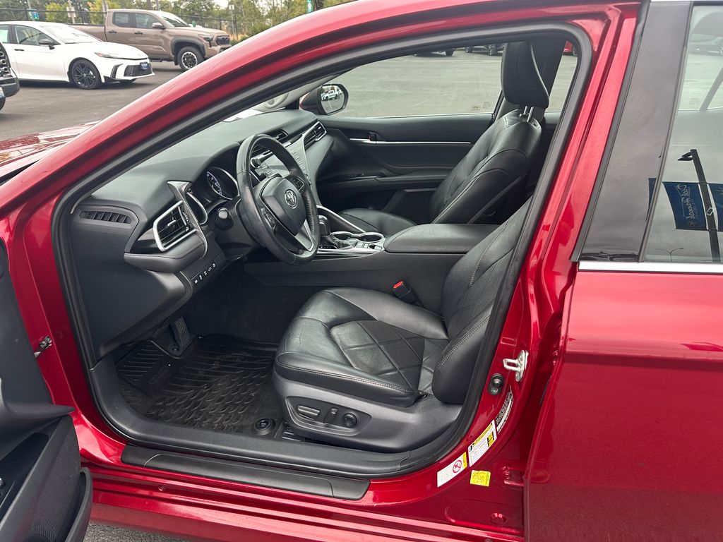 2018 Toyota Camry Hybrid XLE