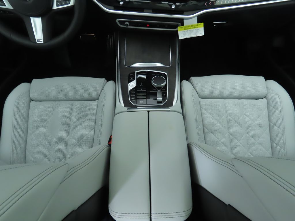 Thumbnail: 2026 BMW X7 - 18