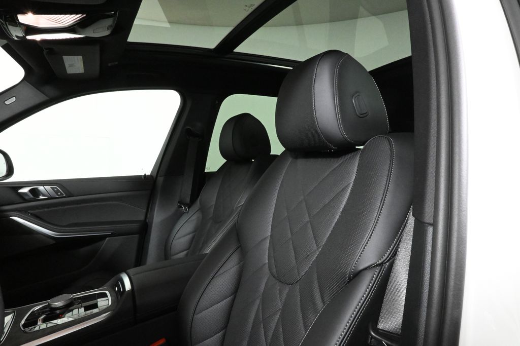 Thumbnail: 2026 BMW X5 - 16