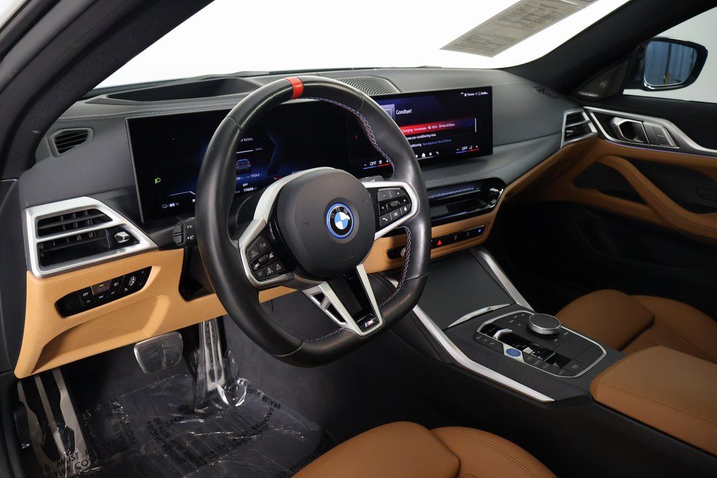 Thumbnail: 2025 BMW i4 - 7