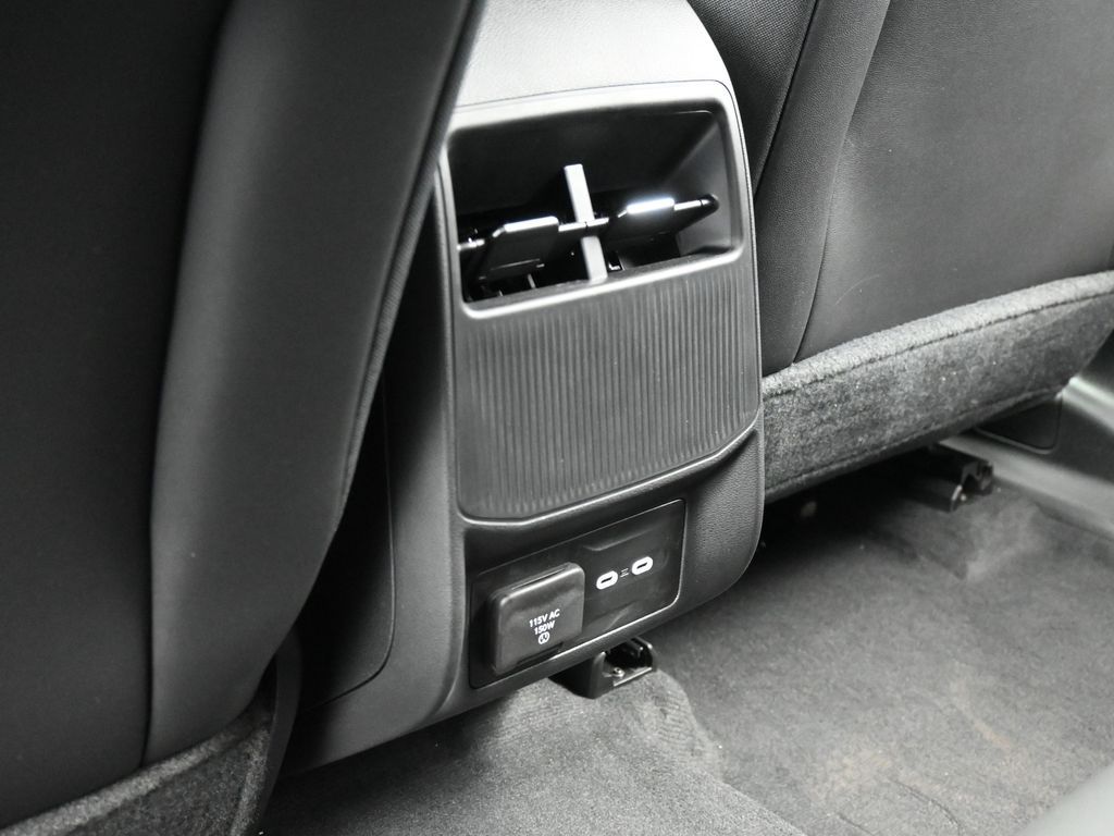 New 2026 Silver Zynith Clearcoat Jeep Overland image 32