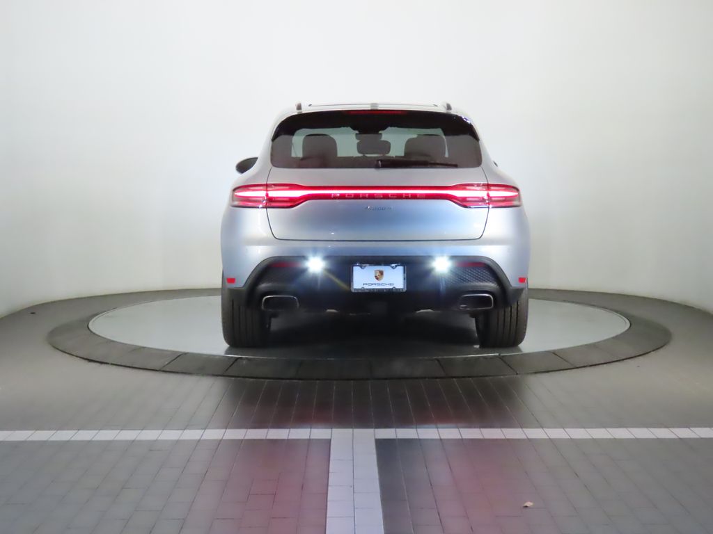 Thumbnail: 2026 Porsche Macan - 6