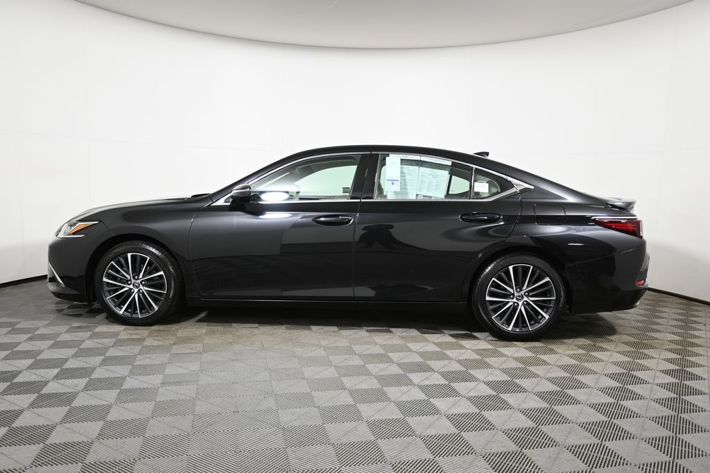 Thumbnail: 2025 Lexus ES - 2