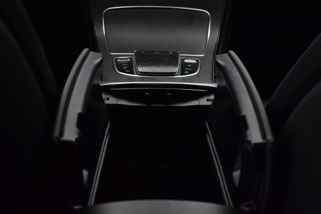 Thumbnail: 2020 Mercedes-Benz GLC - 23