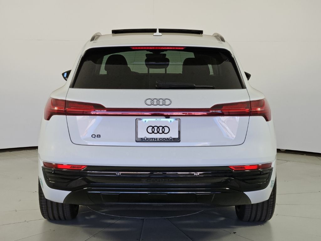 Thumbnail: 2024 Audi Q8 e-tron - 9