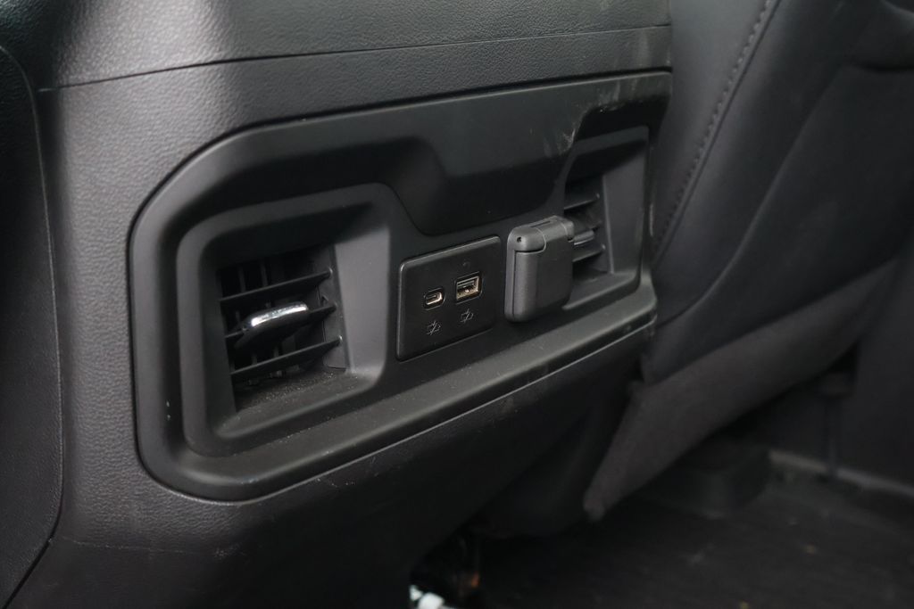 Thumbnail: 2020 Chevrolet Silverado 1500 - 32