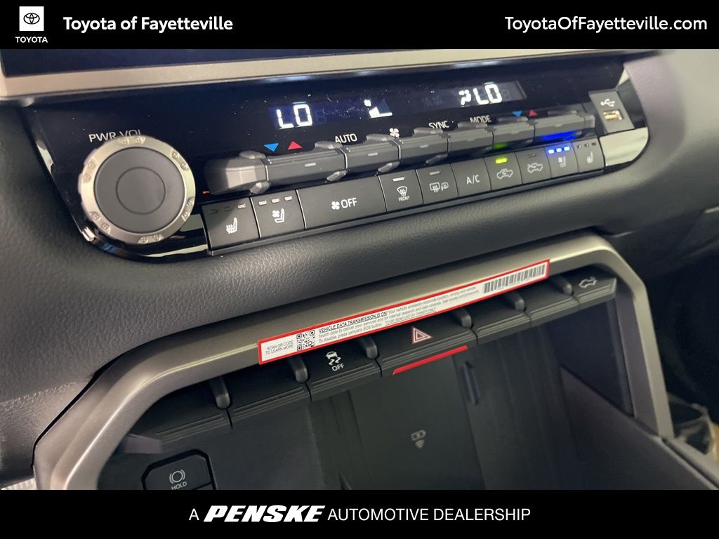 Thumbnail: 2025 Toyota Tundra - 32