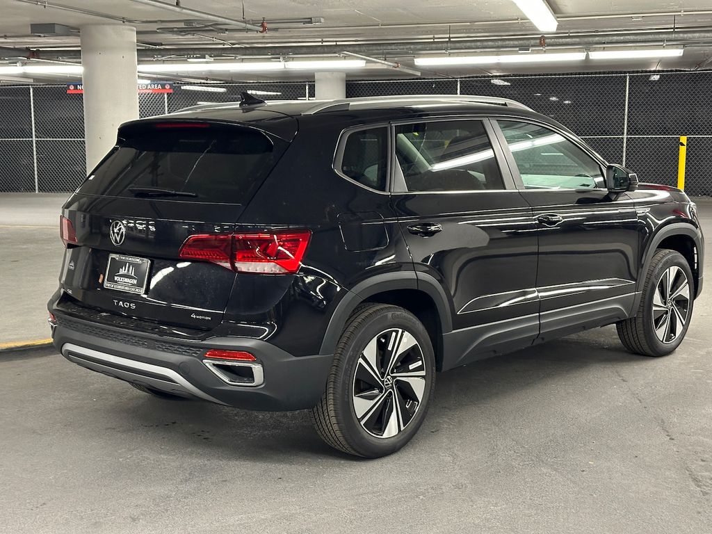 2024 Volkswagen Taos 1.5T SE 8