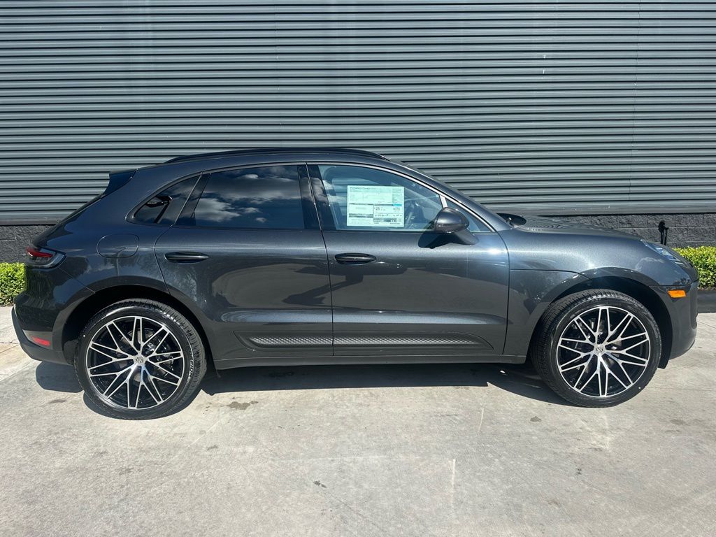 Thumbnail: 2026 Porsche Macan - 10