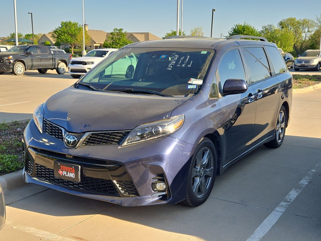 2019 Toyota Sienna SE 8-Passenger FWD