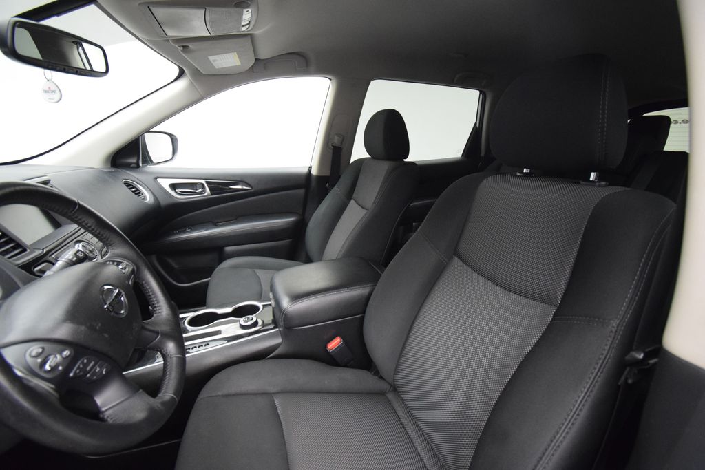 used 2020 Nissan Pathfinder car, priced at $18,095