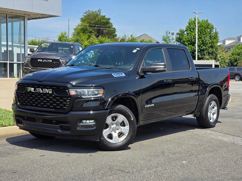 Diamond Black Crystal Pearlcoat 2025 RAM 1500 Pickup Truck Four-Wheel Drive 8-Speed Automatic