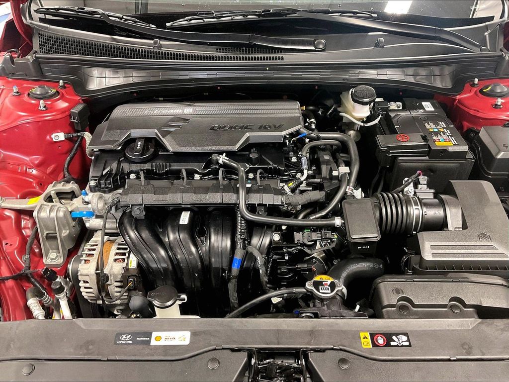 2025 Hyundai Elantra — photo 28