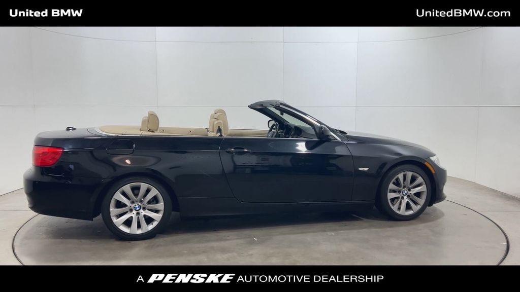 Thumbnail: 2011 BMW 3 Series - 9