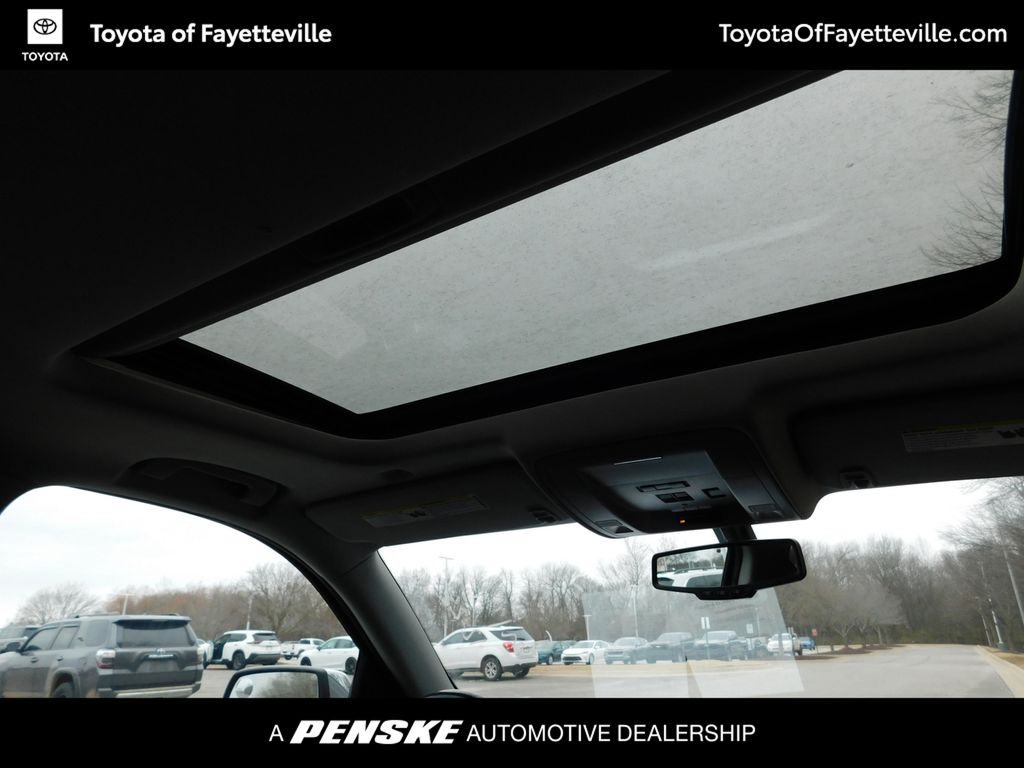 Thumbnail: 2015 Chevrolet Silverado 1500 - 4