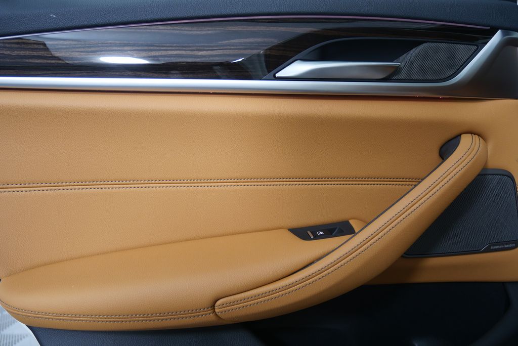 2023 BMW 5 Series 530i 14