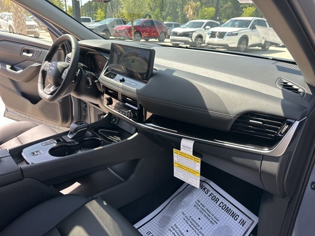 2025 Boulder Gray Pearl Nissan Rogue SL FWD SUV