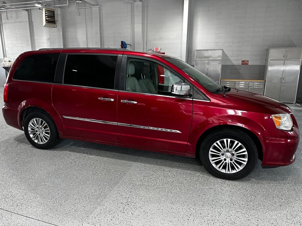 Deep Cherry Red Crystal Pearlcoat 2013 Chrysler Town & Country Minivan Front-Wheel Drive 6-Speed Automatic