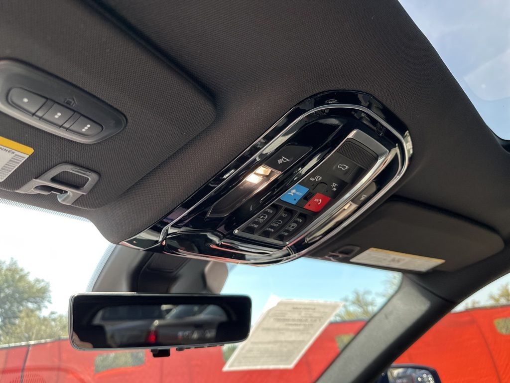 Used Car 2023 Jeep Grand Cherokee  Overland For Sale Under $40,000 In Austin, Texas