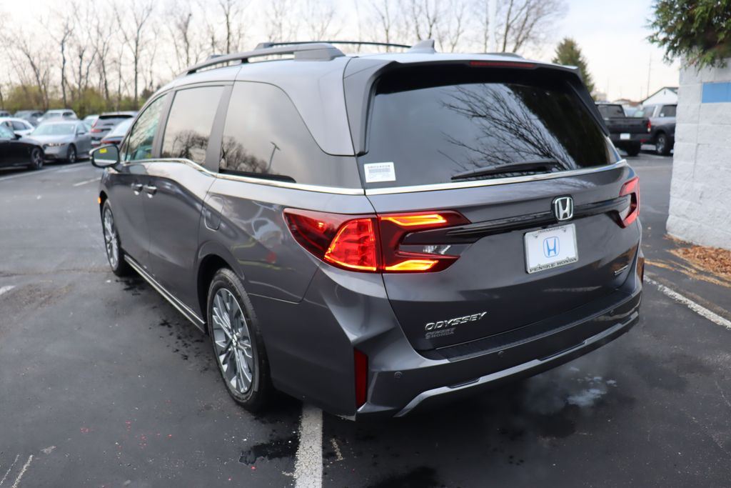 2025 Honda Odyssey Touring 3