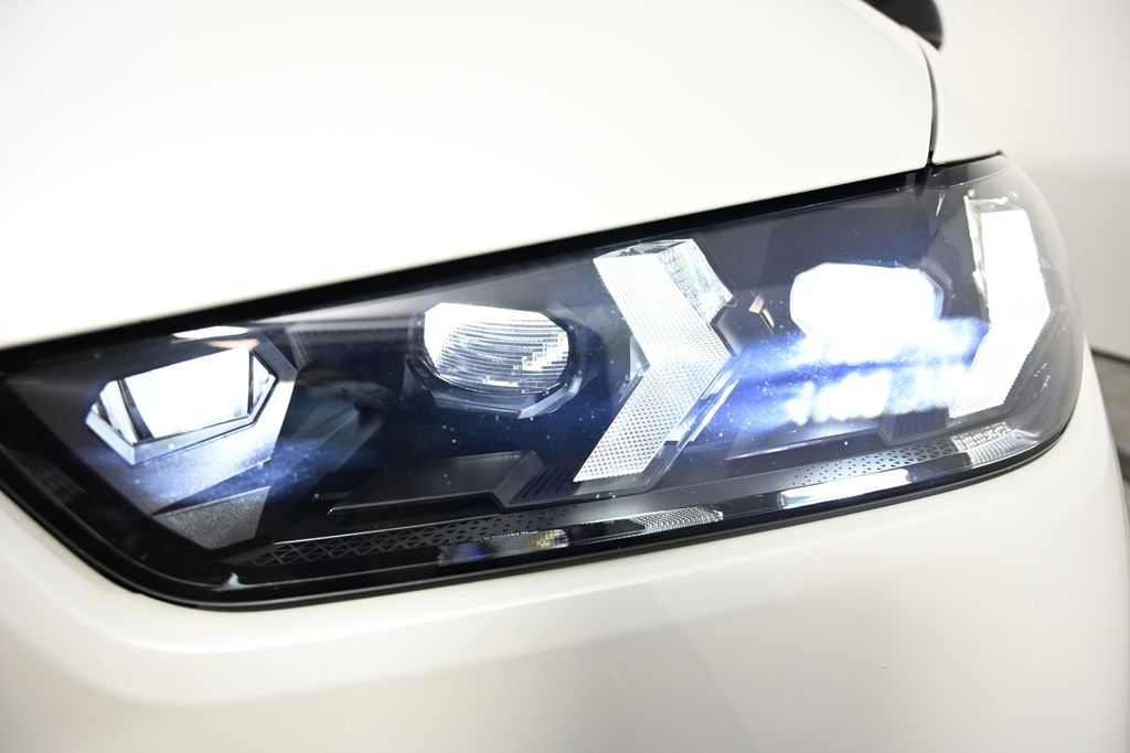 Thumbnail: 2025 BMW X6 - 9