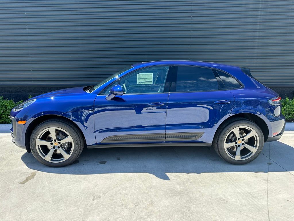 Thumbnail: 2025 Porsche Macan - 2