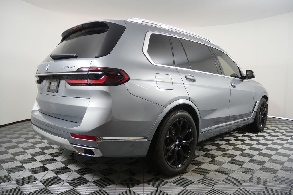 Thumbnail: 2025 BMW X7 - 3