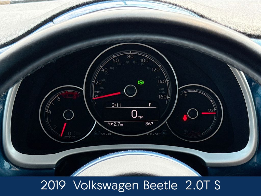 2019 Volkswagen Beetle Convertible S photo 2