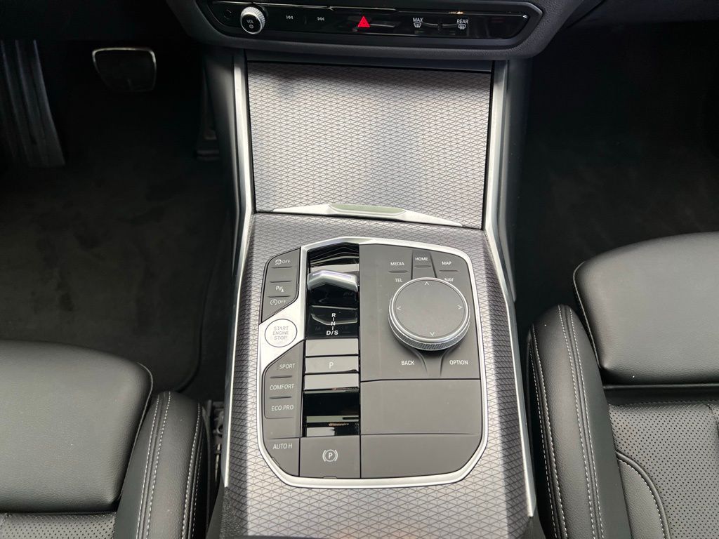 2024 BMW 3 Series 330i xDrive 12