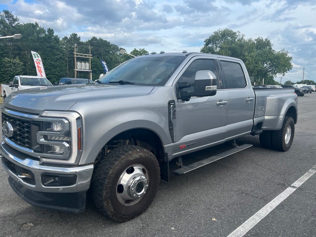 Used 2024 Silver Metallic Ford Lariat image 3
