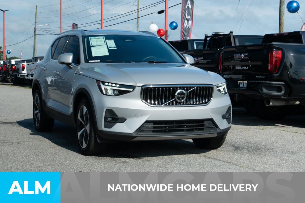 2023 Volvo XC40 Plus photo 4