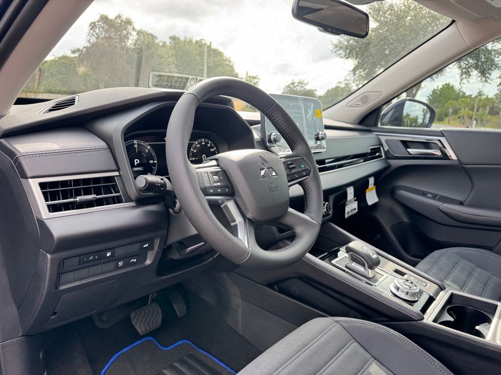 2025 Mitsubishi Outlander PHEV SE photo 20
