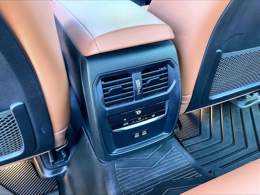 2023 BMW 3 Series — photo 26