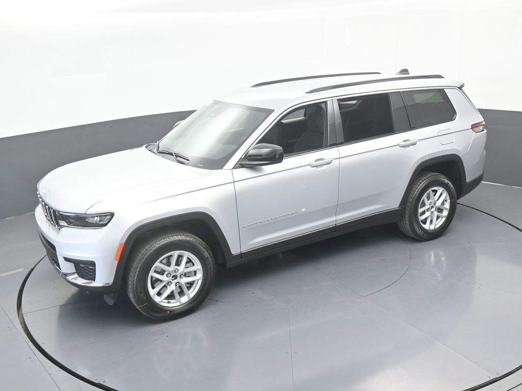 New 2026 Silver Zynith Jeep Laredo image 42