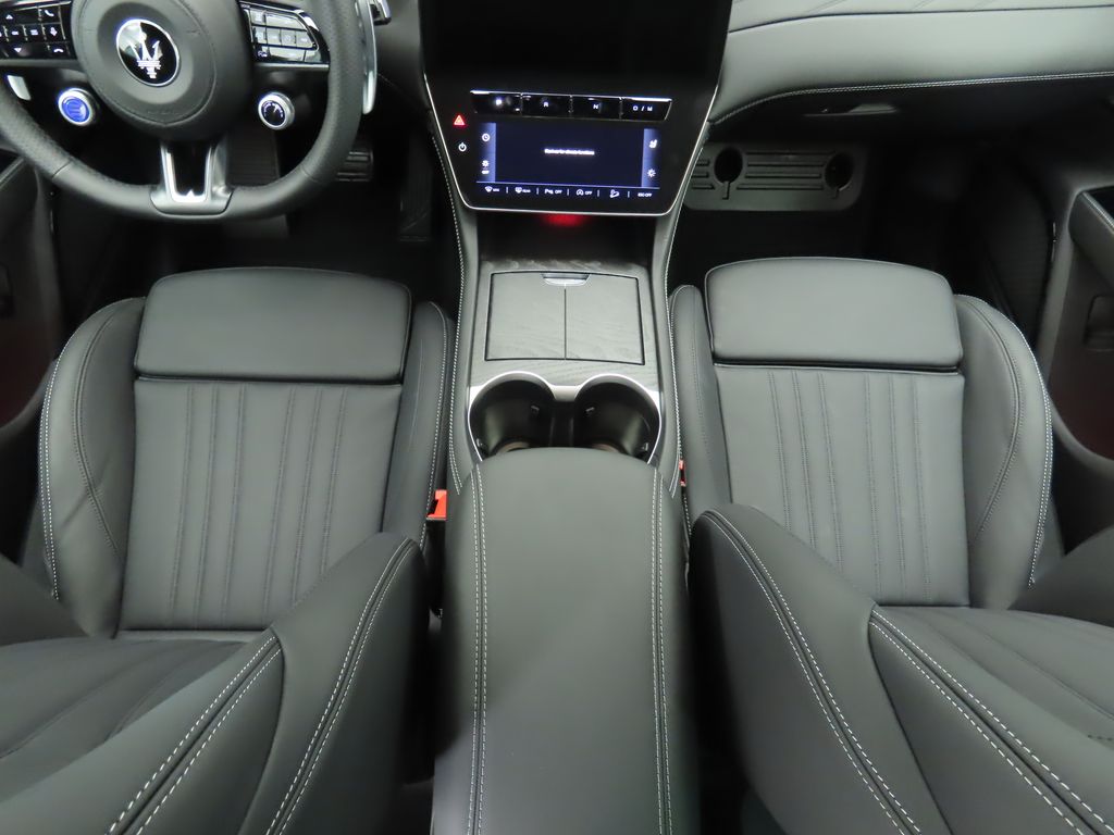 Thumbnail: 2025 Maserati Grecale - 17