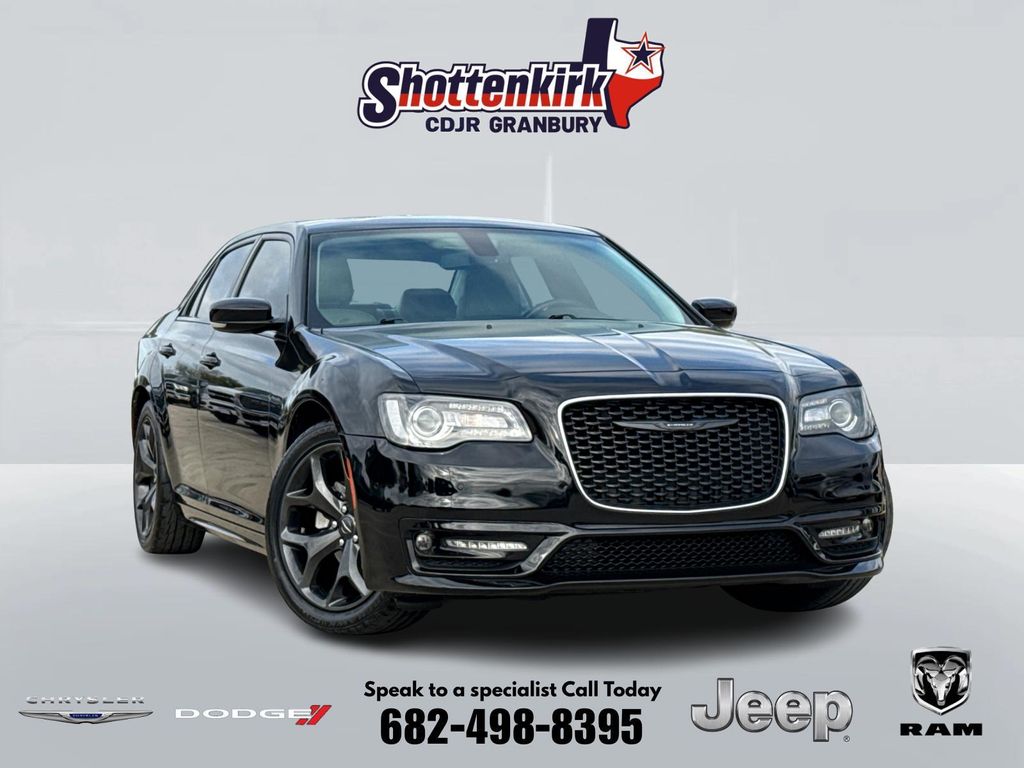 2022 Chrysler 300 Touring L RWD