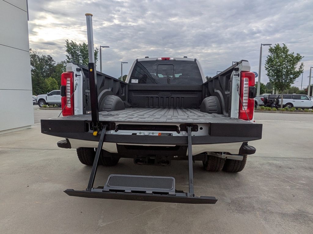 2026 Ford F-350 Super Duty LARIAT