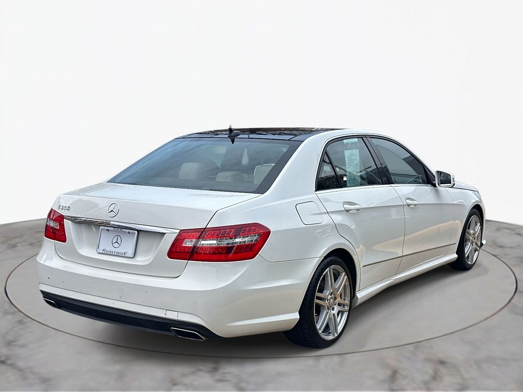 Thumbnail: 2010 Mercedes-Benz E-Class - 7