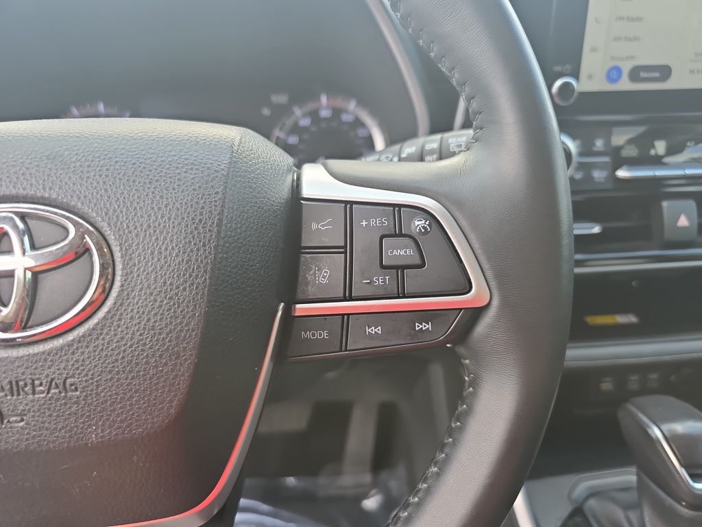 Used 2023 Toyota Highlander SUV