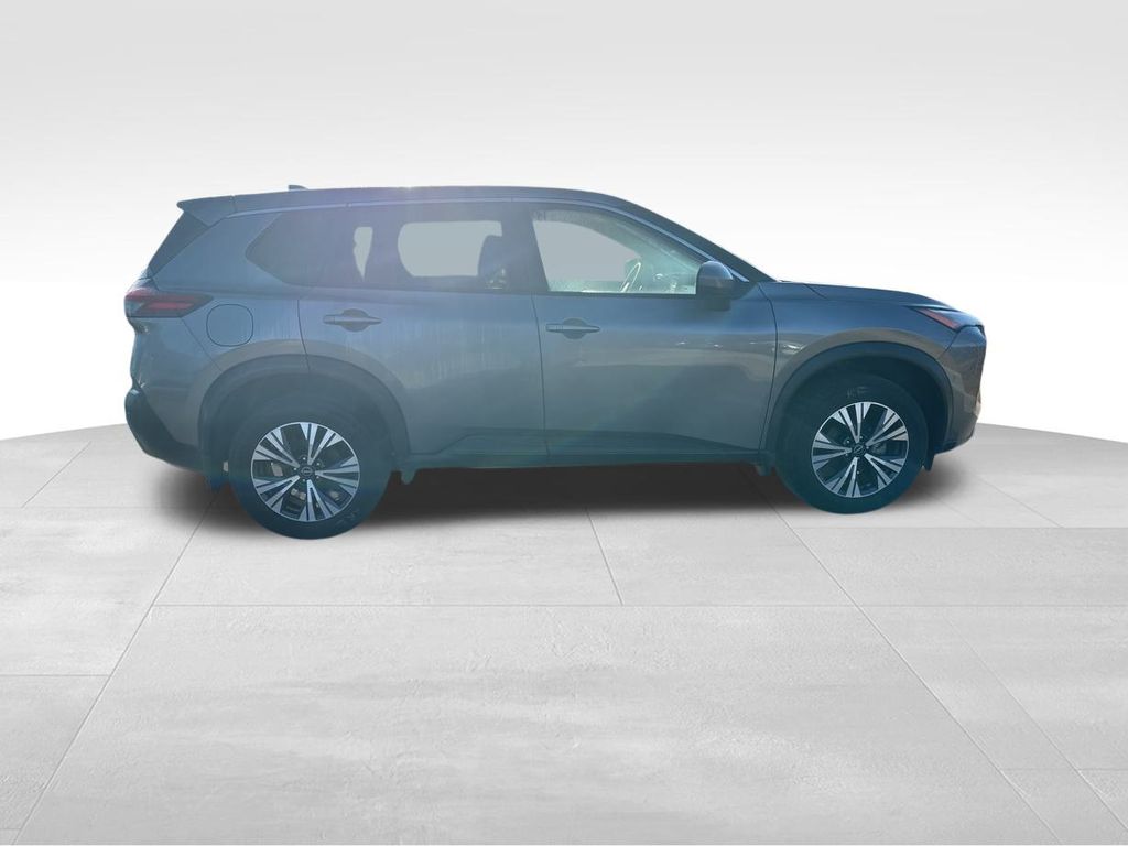 2023 Nissan Rogue SV 10