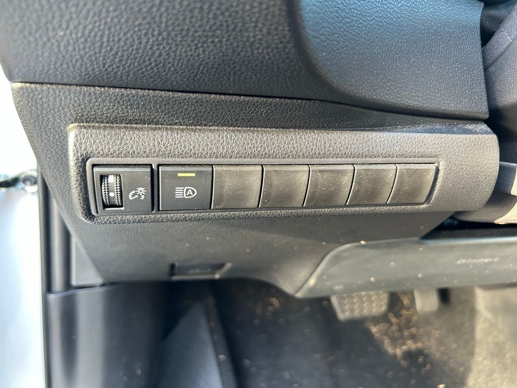 Thumbnail: 2025 Toyota Corolla - 17