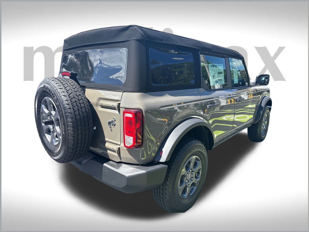 2025 Ford Bronco Base photo 11