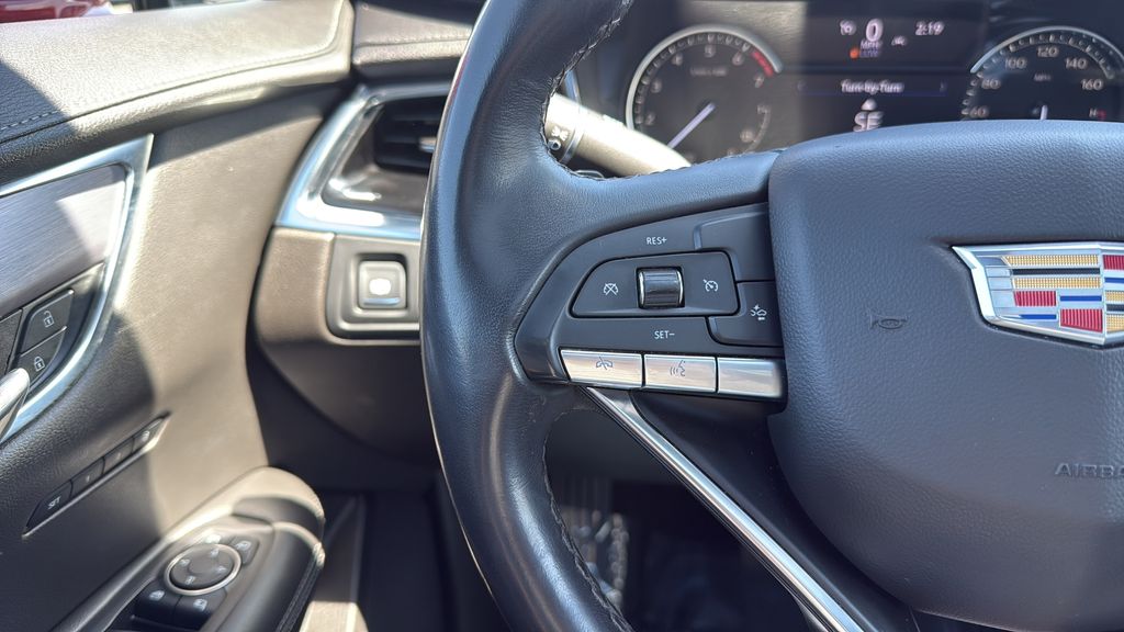 2022 Cadillac XT6
