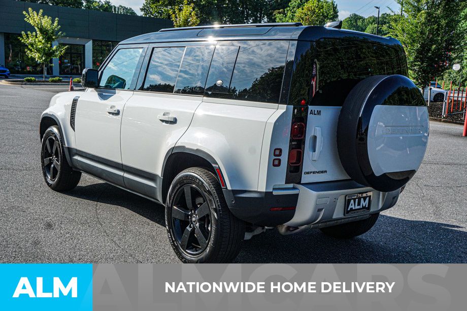 Used 2024 White Land Rover S image 4