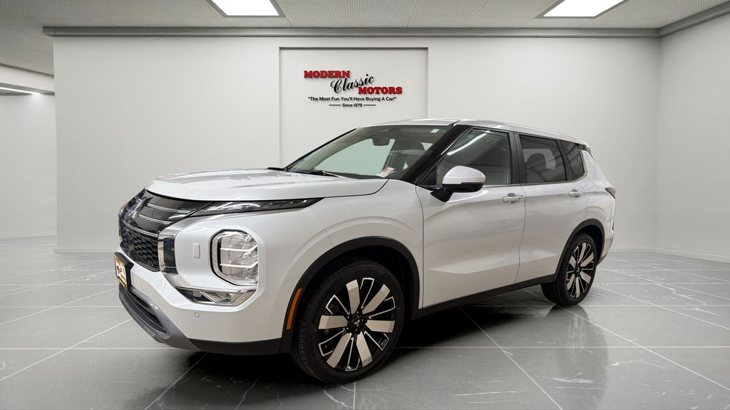 White 2025 Mitsubishi Outlander SUV / Crossover All-Wheel Drive Continuously Variable Transmission