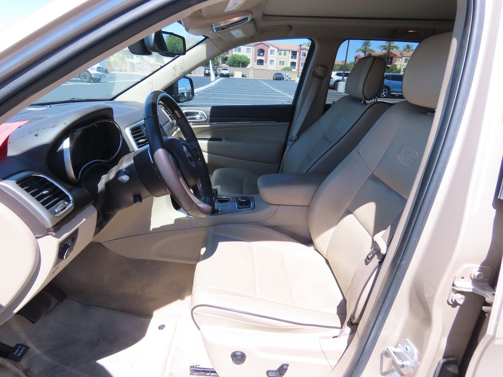 Thumbnail: 2015 Jeep Grand Cherokee - 10