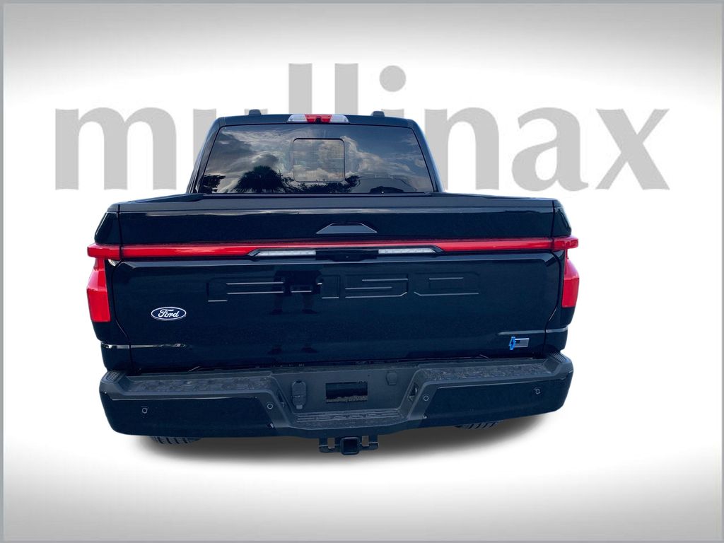 2025 Ford F-150 Lightning Platinum photo 9