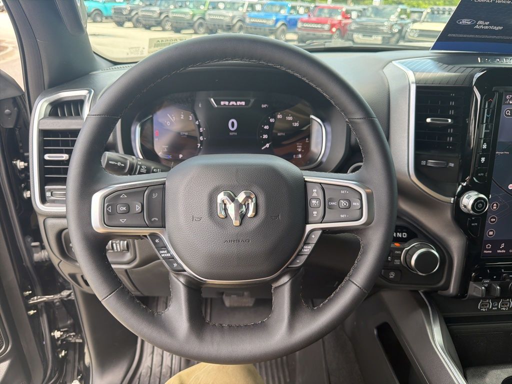 2025 Ram 1500 Big Horn Crew Cab 4x4 5'7" Box