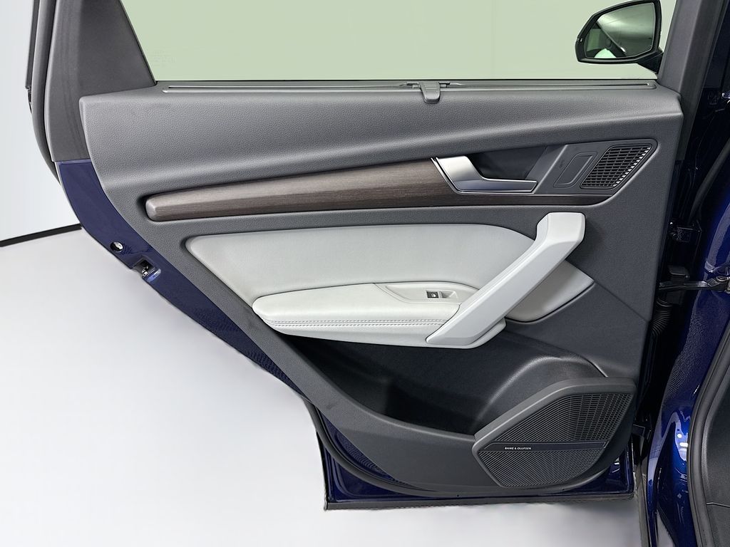 Thumbnail: 2025 Audi Q5 - 25