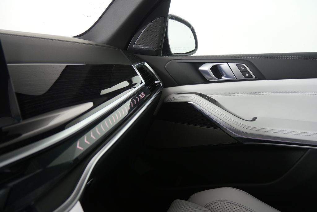 Thumbnail: 2026 BMW X5 - 25